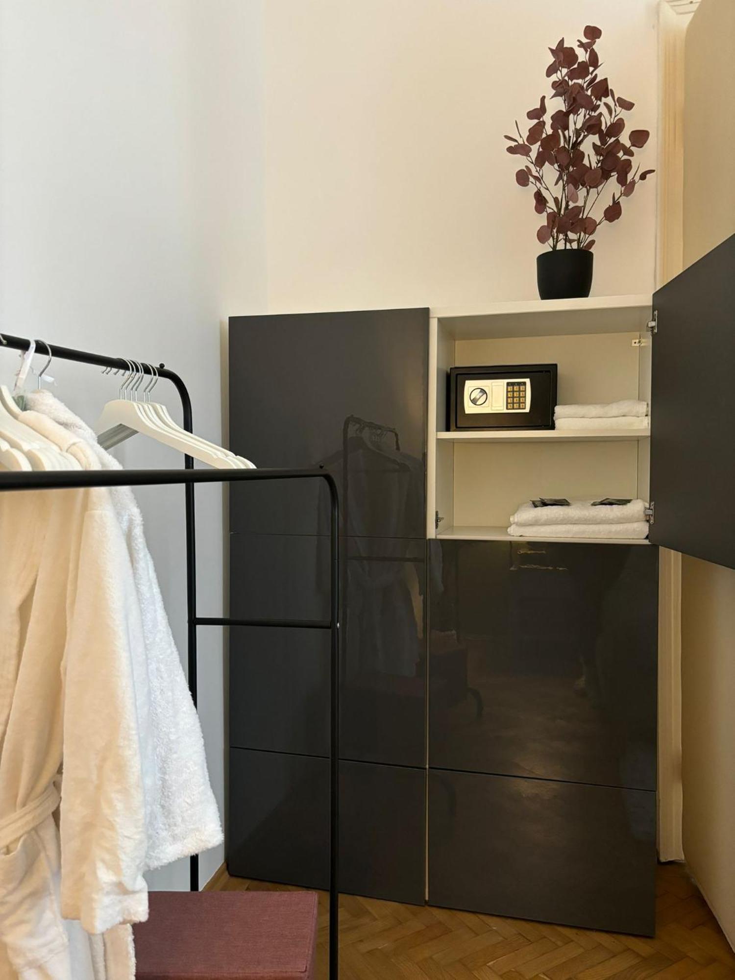 Apartment 5 Min Schoenbrunn Gloriette, Direct To City Center, Free Parking Wien Exterior foto